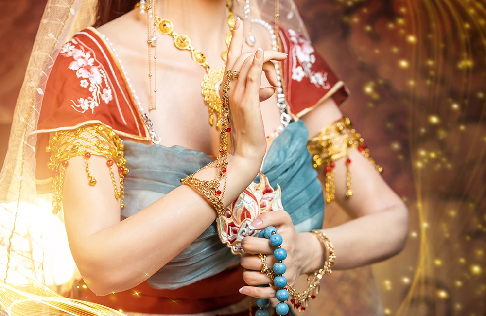 敦煌舞女仿真人偶手部动作与细节